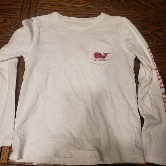 Vineyard Vines white whale tshirt sz Medium - Picture 1 of 3